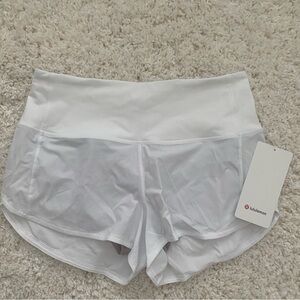 NEW WITH TAGS ‼️ WHITE LULU LEMON SPEED UP HR SHORT 2.5 LINED SIZE 6